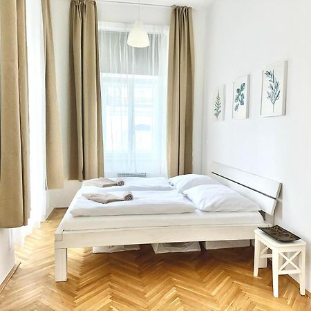 Viaduct View Apartment 프라하 외부 사진